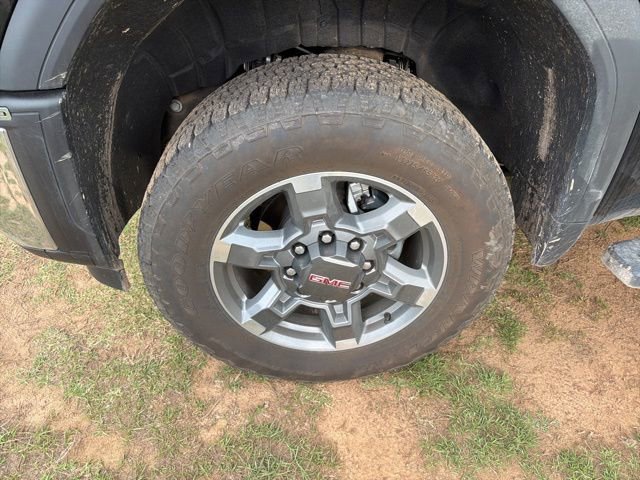 Used 2026 GMC Sierra 3500 SLT w/ SLT Premium Package image 4