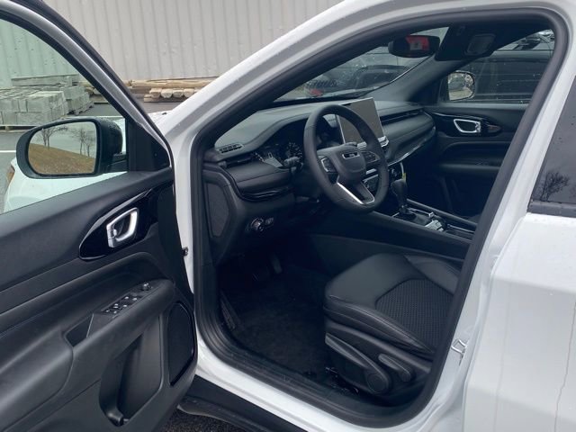 New 2026 Jeep Compass Latitude image 14