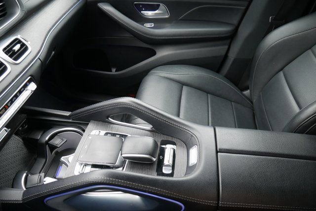 Used 2020 Mercedes-Benz GLS 450 4MATIC image 24