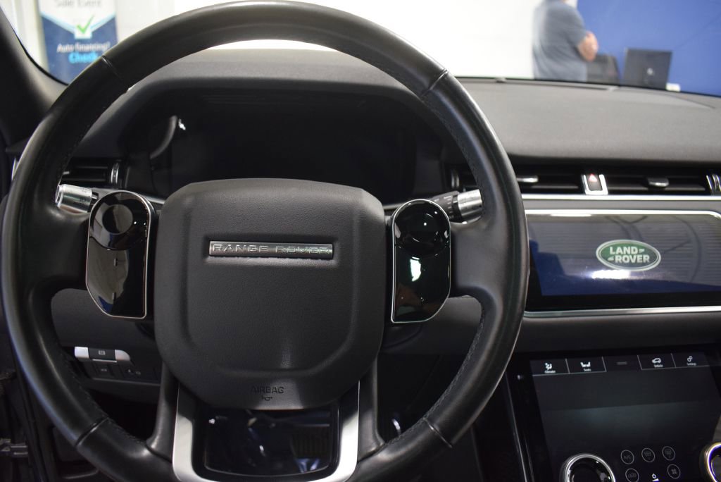 Used 2020 Land Rover Range Rover Evoque SE image 9