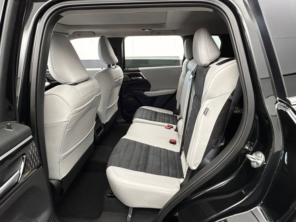 New 2026 Mitsubishi Outlander SE FWD image 38