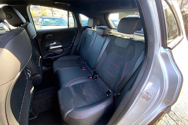 Used 2025 Mercedes-Benz GLA 35 AMG 4MATIC image 17