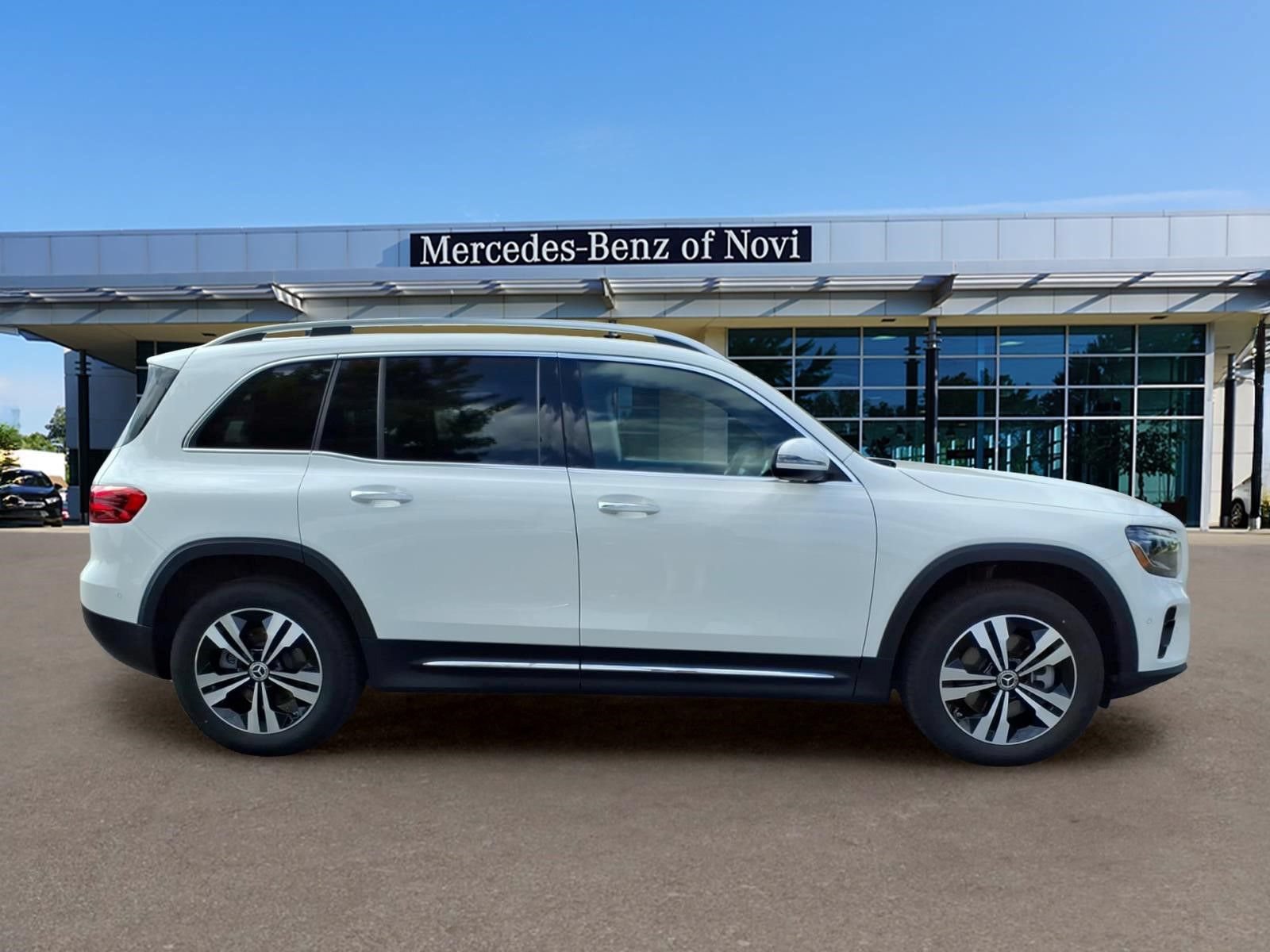 Certified 2025 Mercedes-Benz GLB 250 4MATIC image 6