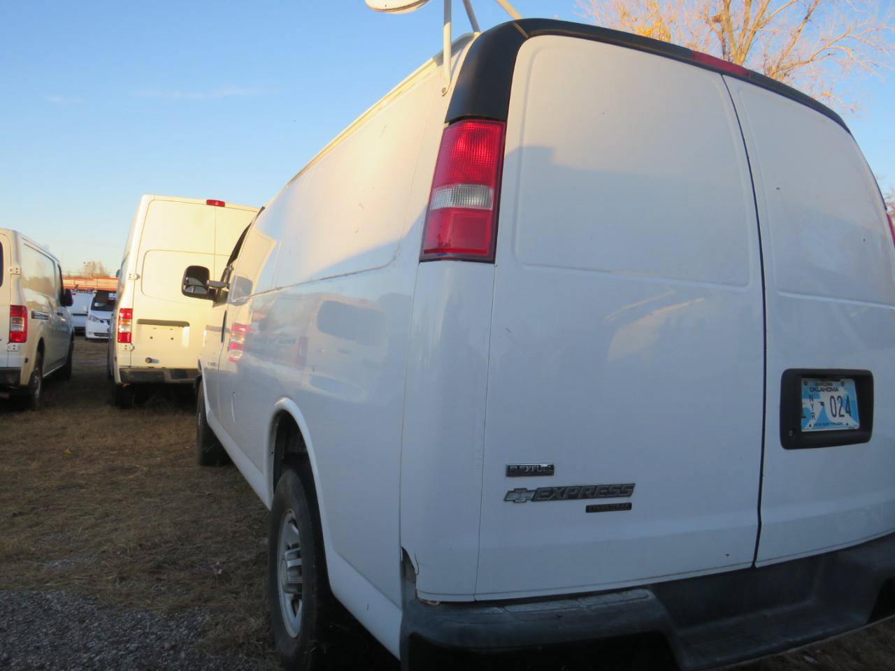Used 2011 Chevrolet Express 2500 RWD image 27