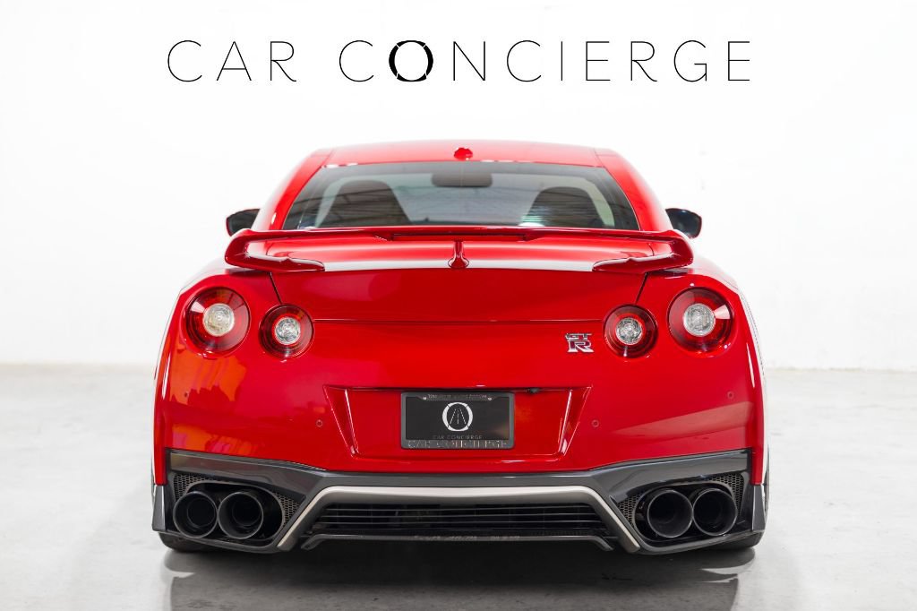 Used 2018 Nissan GT-R Premium AWD/4WD image 6