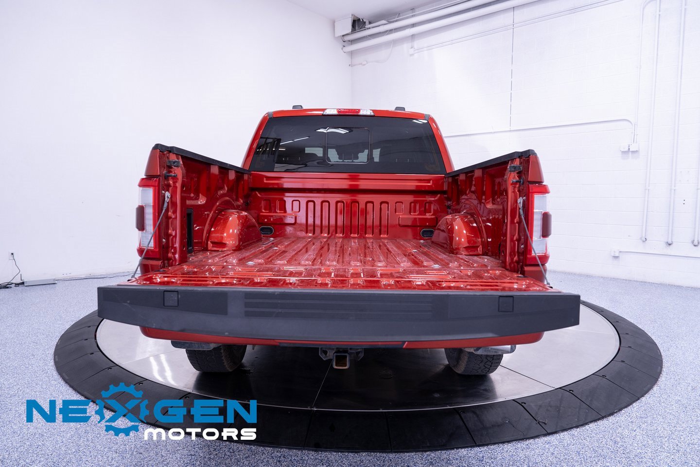 Used 2023 Ford F150 Lariat w/ Trailer Tow Package image 35