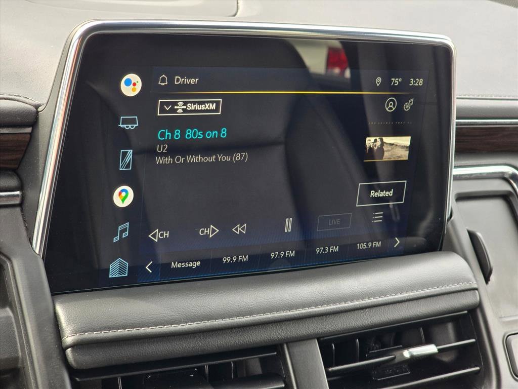 Used 2022 Chevrolet Suburban LT w/ Luxury Package RWD image 18