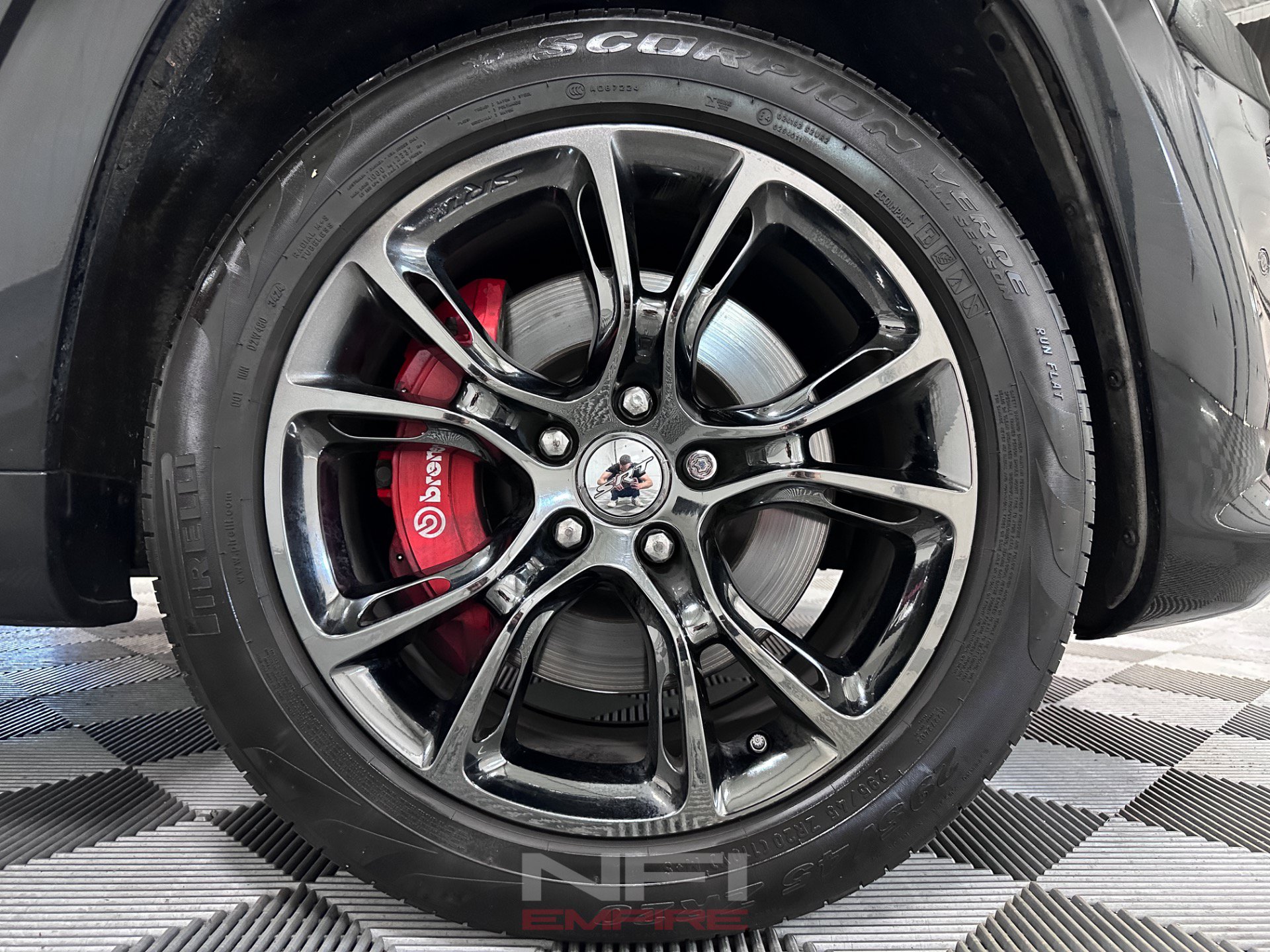 Used 2016 Jeep Grand Cherokee SRT AWD/4WD image 16