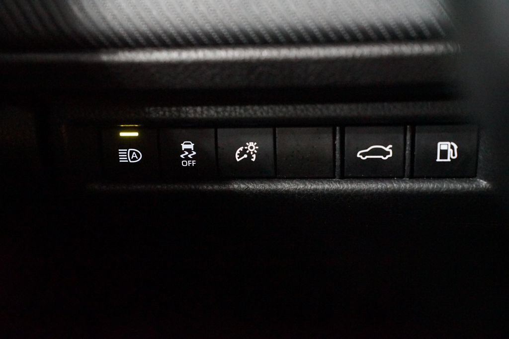 Used 2025 Toyota Camry SE FWD image 25