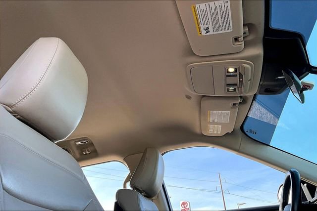 Used 2020 Ford Explorer XLT w/ Equipment Group 202A image 22