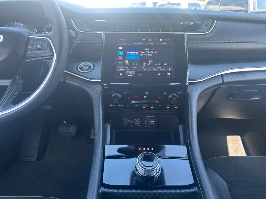 Used 2023 Jeep Grand Cherokee Altitude AWD/4WD image 22