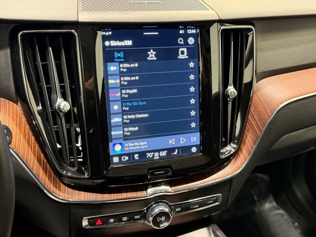 Used 2024 Volvo XC60 B5 Plus image 16