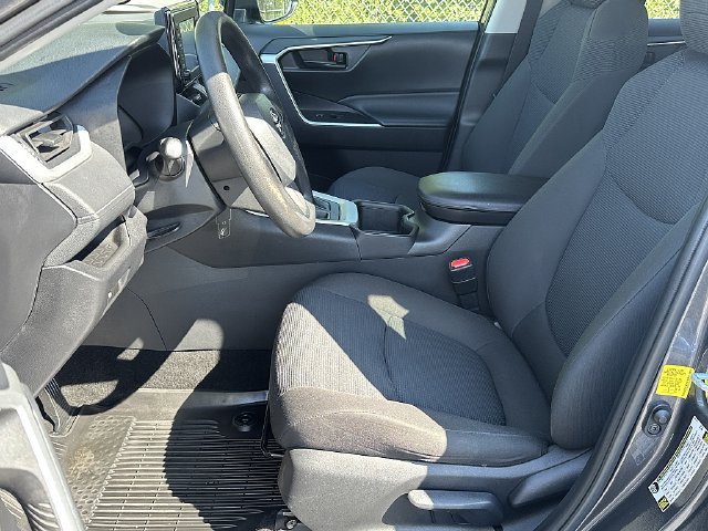 Used 2022 Toyota RAV4 LE FWD image 18