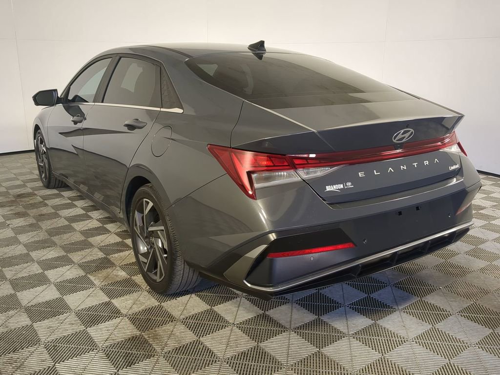 Certified 2024 Hyundai Elantra Limited image 7