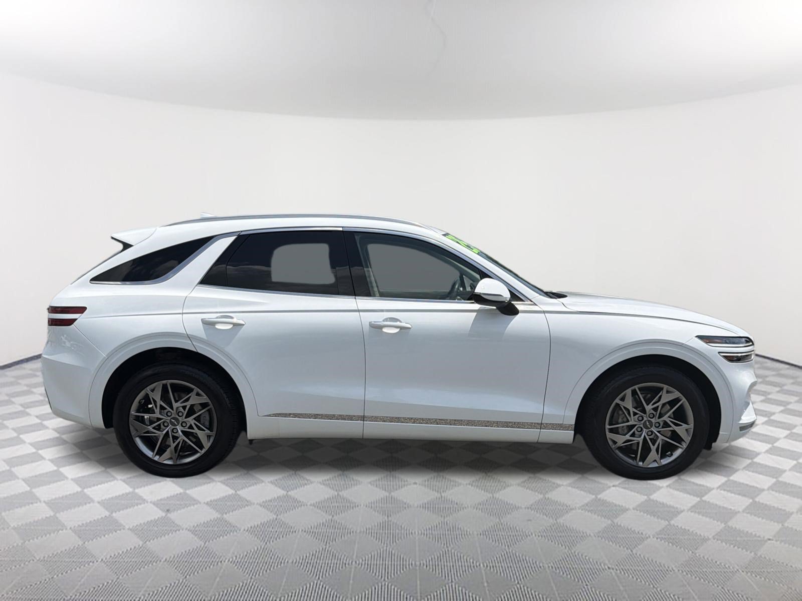 Used 2025 Genesis GV70 2.5T AWD/4WD image 18