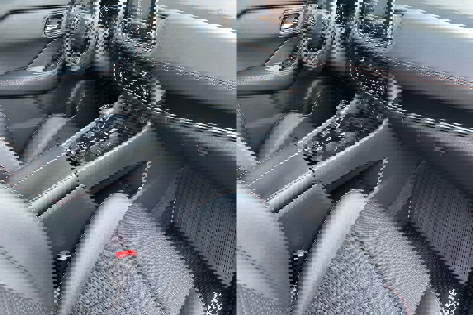 Used 2025 Nissan Rogue SV image 15