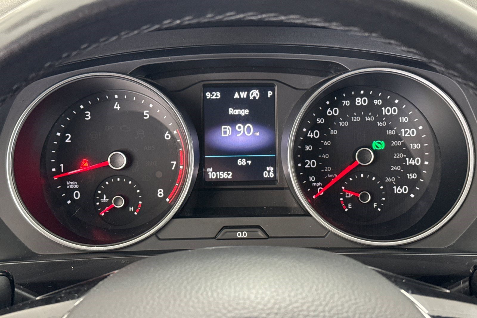 Used 2018 Volkswagen Tiguan SEL AWD/4WD image 24