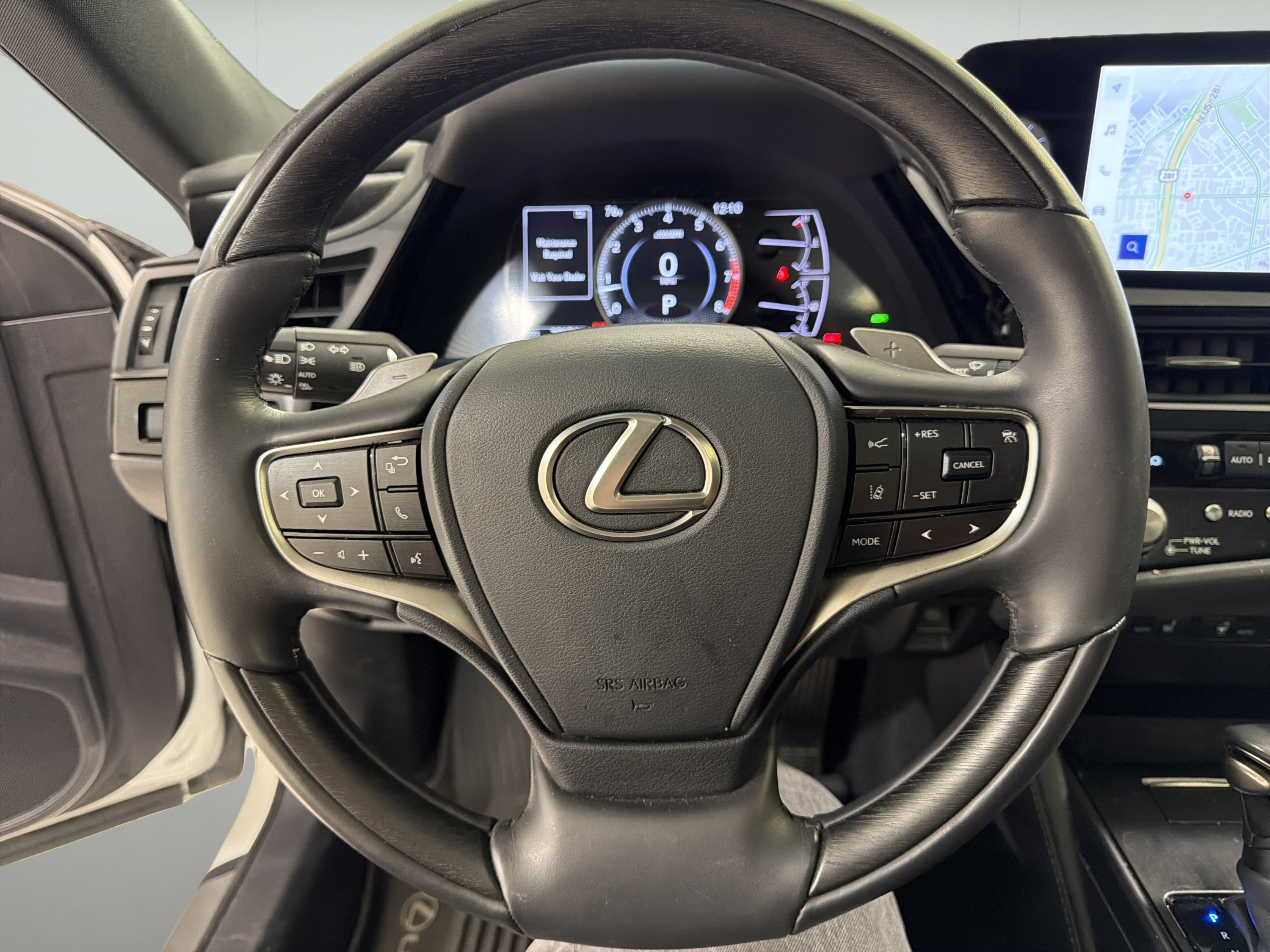 Used 2025 Lexus ES 350 Ultra Luxury w/ Accessory Package (Z2) FWD image 16