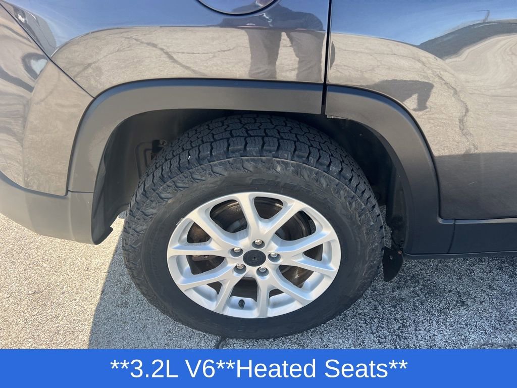 Used 2016 Jeep Cherokee Latitude w/ Cold Weather Group image 35