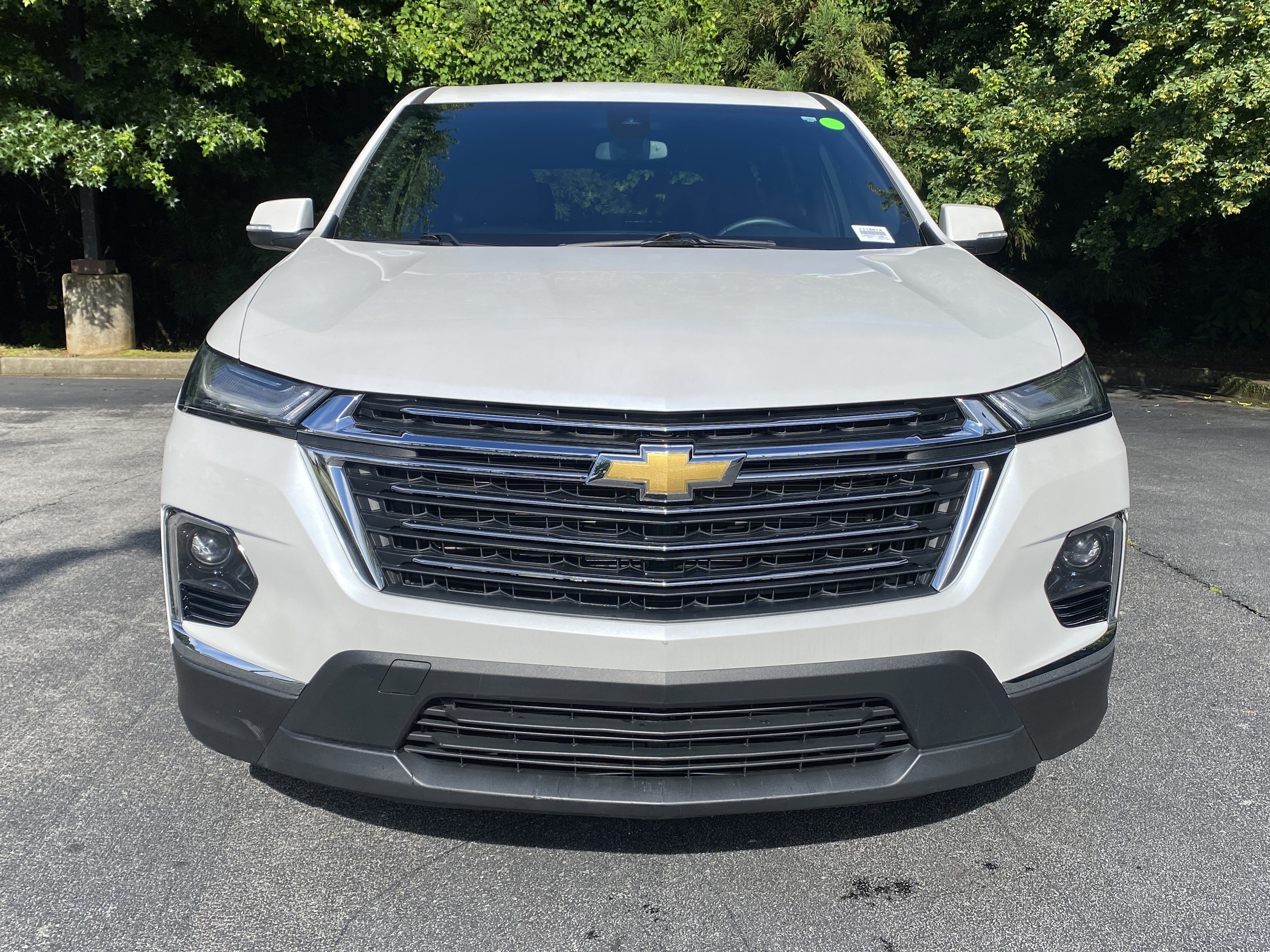 Used 2023 Chevrolet Traverse LT FWD image 3