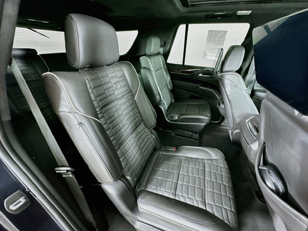 Used 2023 Cadillac Escalade Sport Platinum w/ LPO, ONYX Package AWD/4WD image 30
