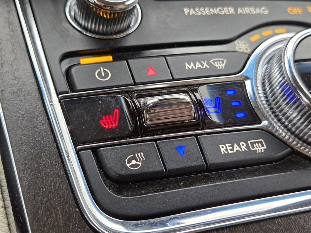 Used 2019 Lincoln Continental Reserve image 32