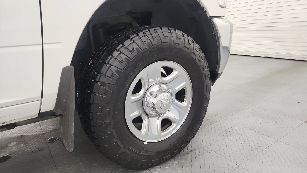 Used 2015 RAM 2500 Tradesman w/ Chrome Appearance Group AWD/4WD image 17