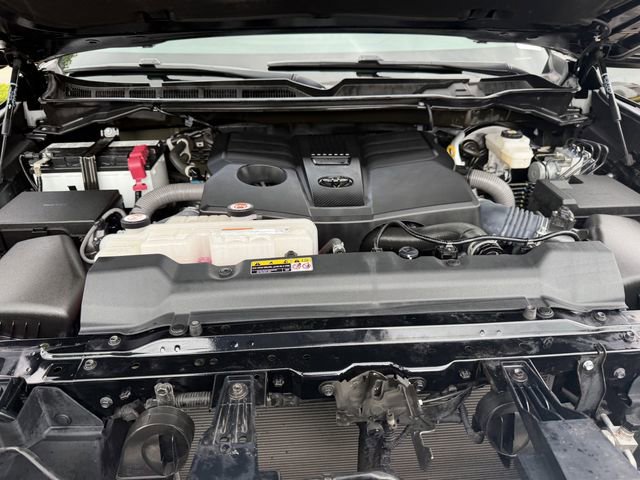 Used 2023 Toyota Tundra Limited w/ Power Package AWD/4WD image 29