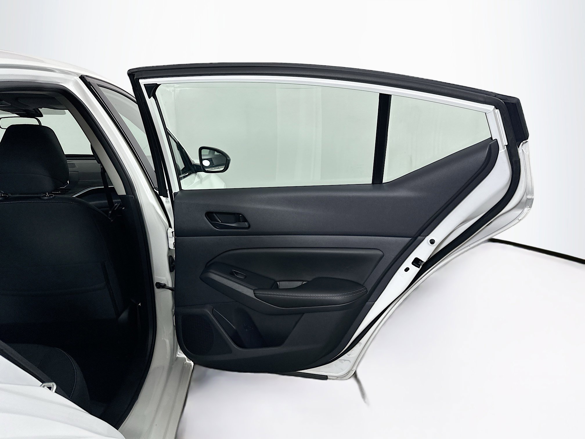 Used 2025 Nissan Altima 2.5 SV image 28