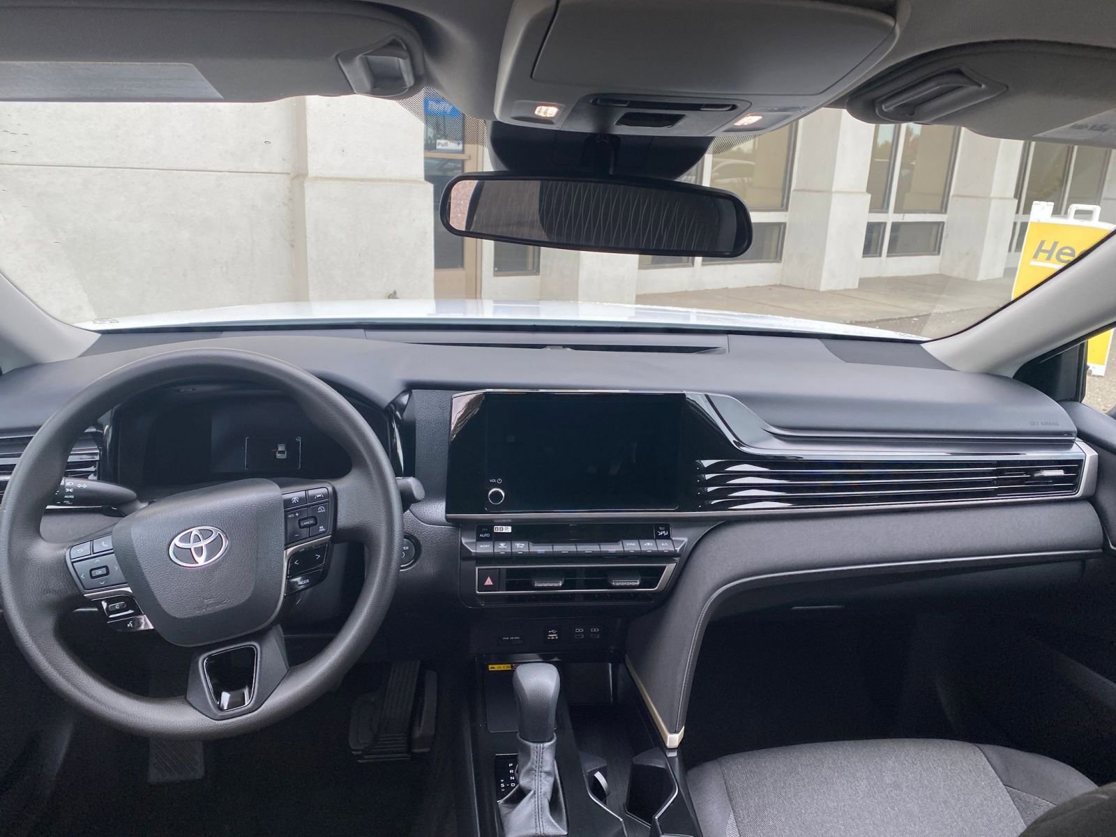 Used 2025 Toyota Camry LE image 33