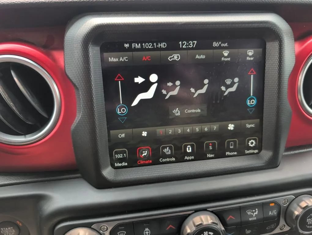 Used 2021 Jeep Wrangler Unlimited Rubicon w/ Dual Top Group AWD/4WD image 16