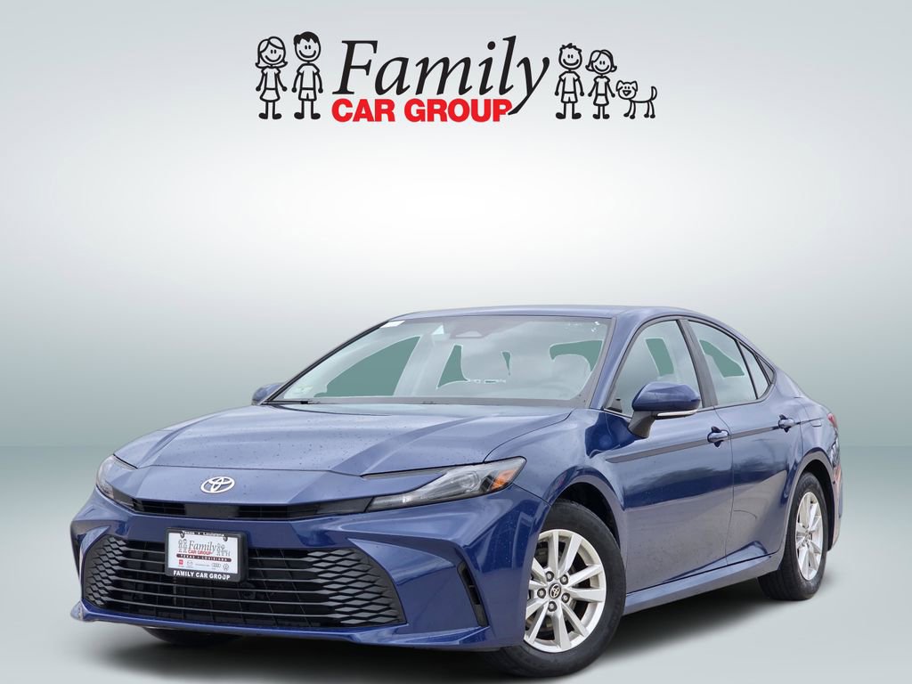 Used 2025 Toyota Camry LE image 1