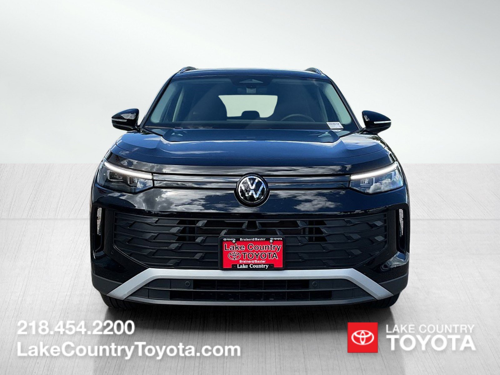 Used 2026 Volkswagen Tiguan SE AWD/4WD image 8