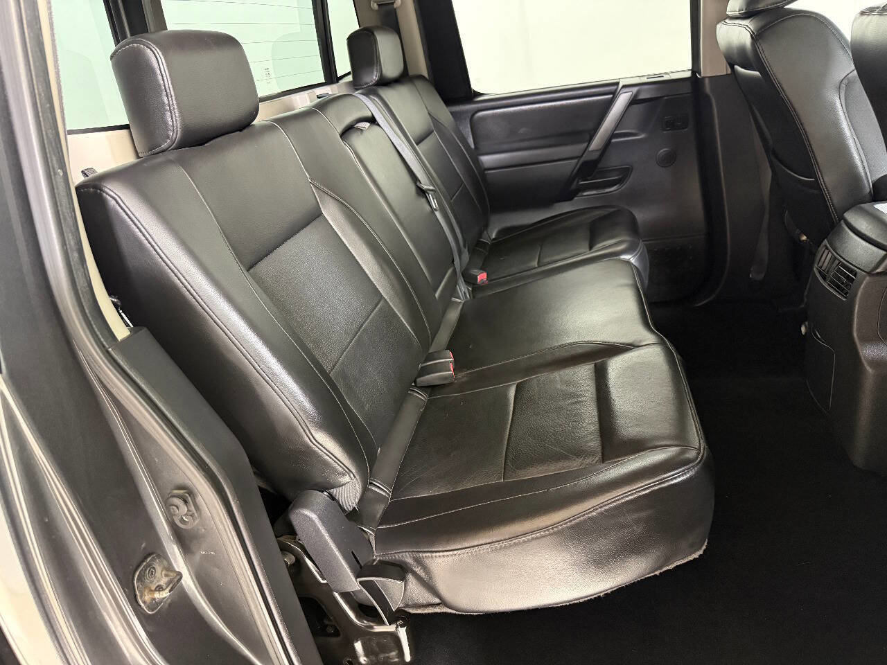 Used 2008 Nissan Titan LE AWD/4WD image 30