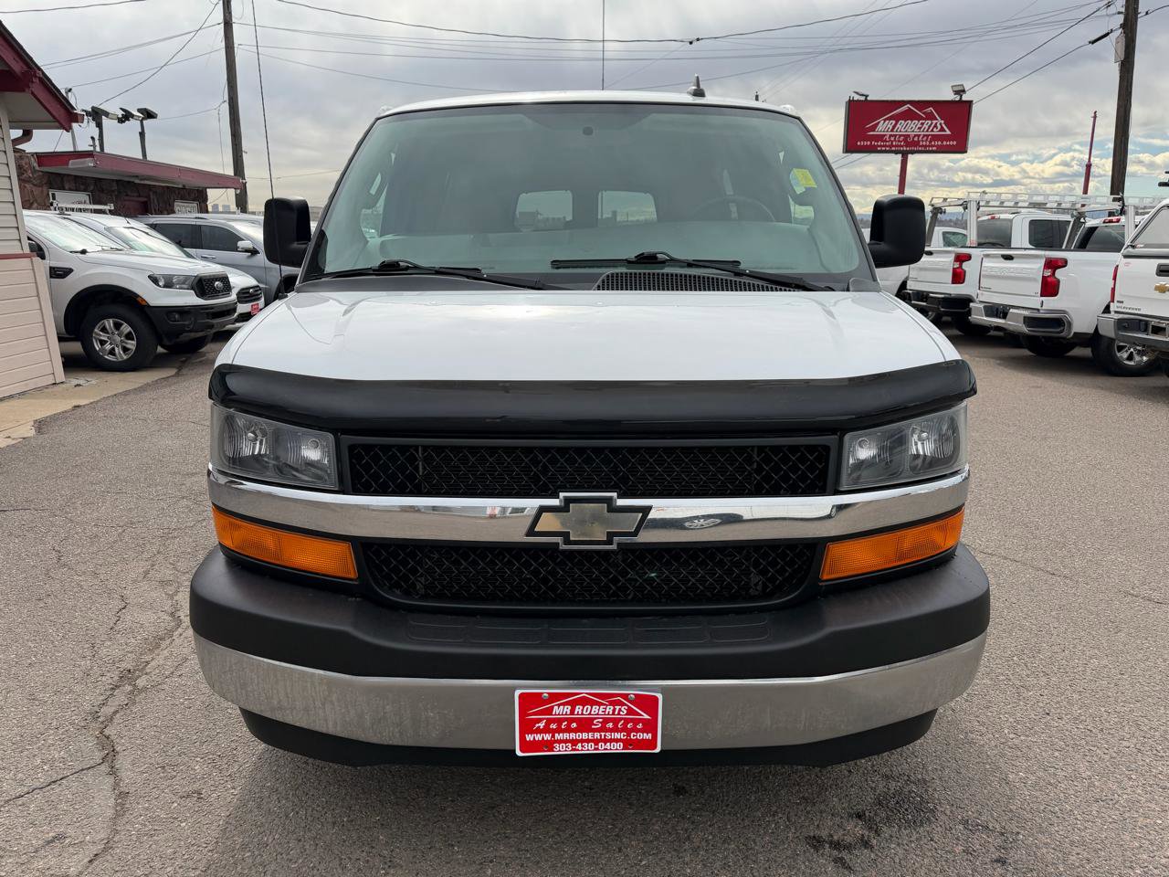 Used 2017 Chevrolet Express 3500 LT w/ LT Preferred Equipment Group image 3