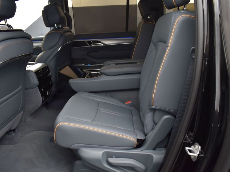 Used 2023 Jeep Grand Wagoneer L Series II w/ Premium Group II image 13