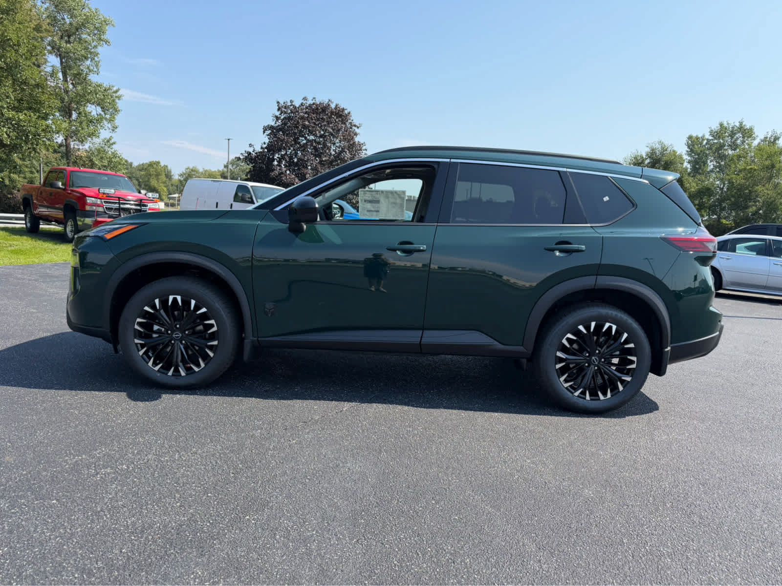 New 2026 Nissan Rogue Dark Armor AWD/4WD image 4