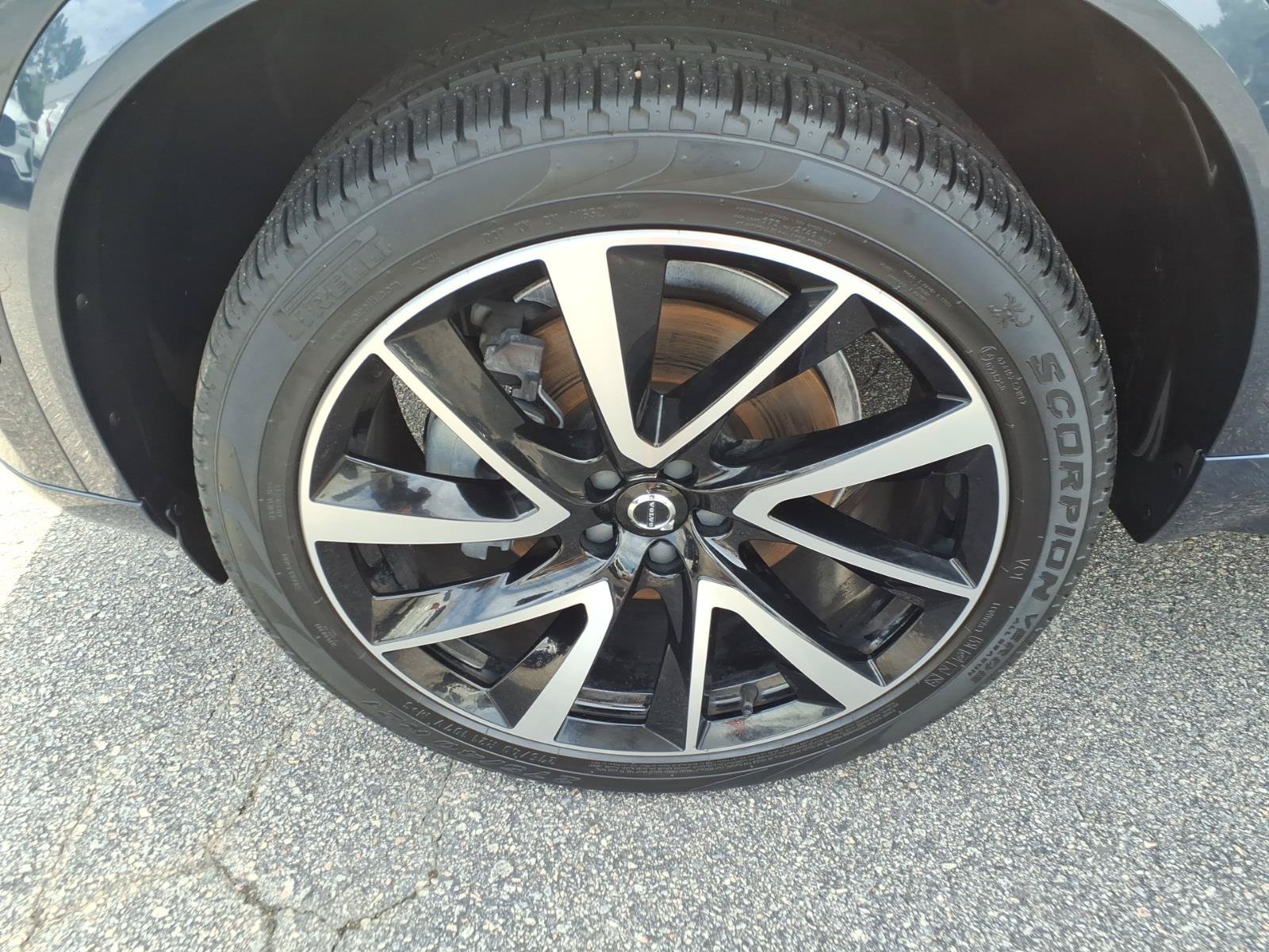 Certified 2024 Volvo XC90 B5 Plus AWD/4WD image 11