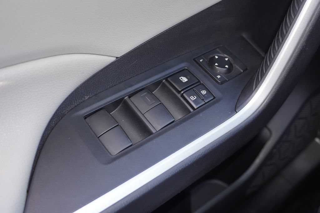 Used 2021 Toyota RAV4 XLE FWD image 14