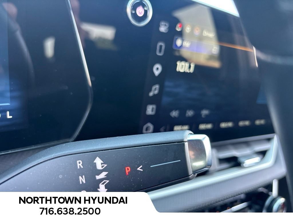 Used 2026 Chevrolet Equinox LT AWD/4WD image 25