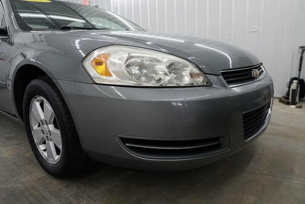 Used 2007 Chevrolet Impala LT FWD image 2