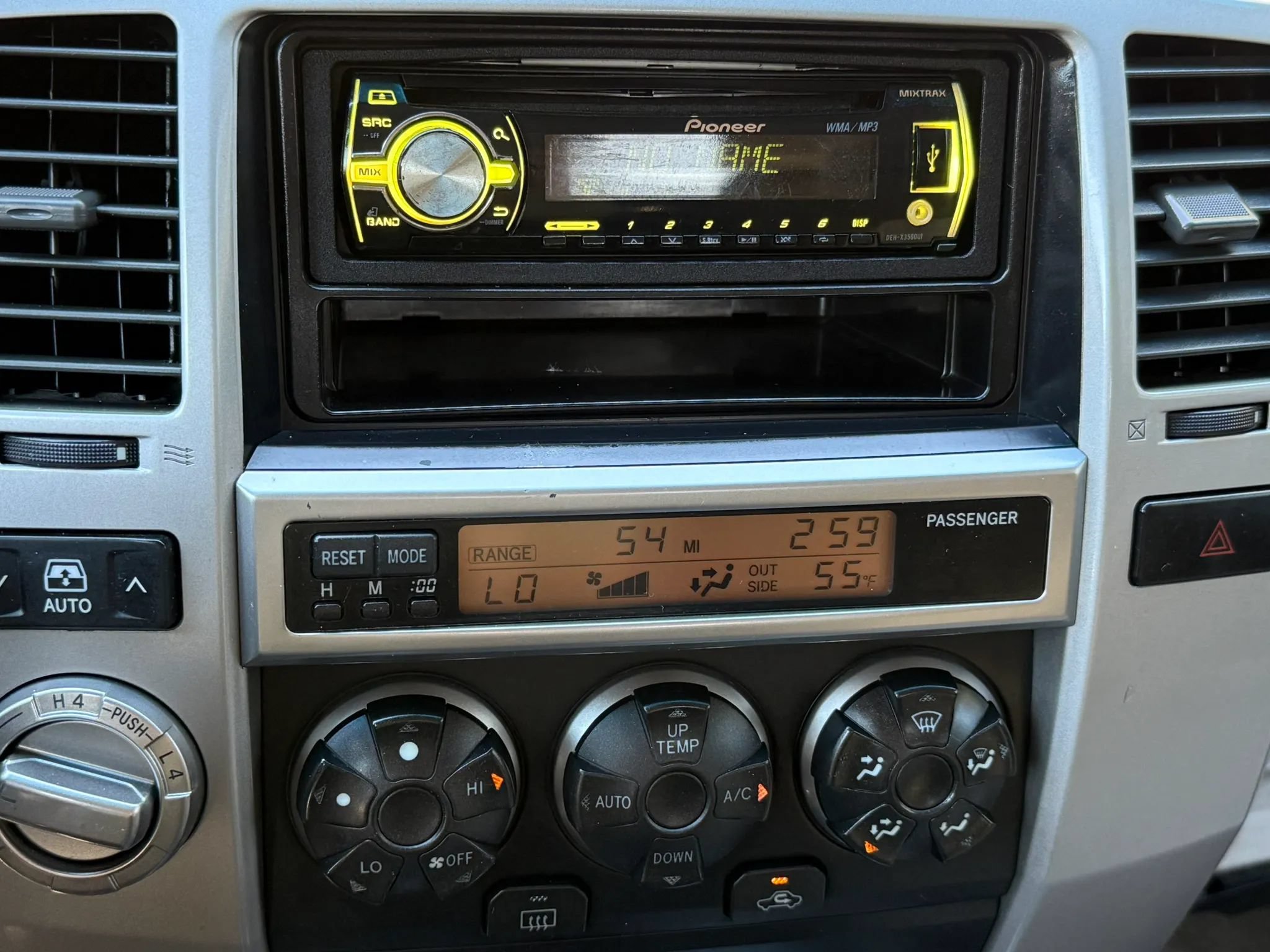 Used 2004 Toyota 4Runner Sport AWD/4WD image 26