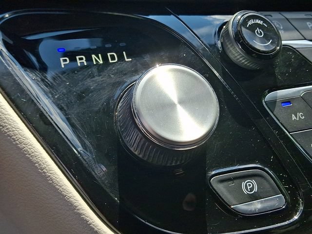 Used 2024 Chrysler Pacifica Touring-L FWD image 15