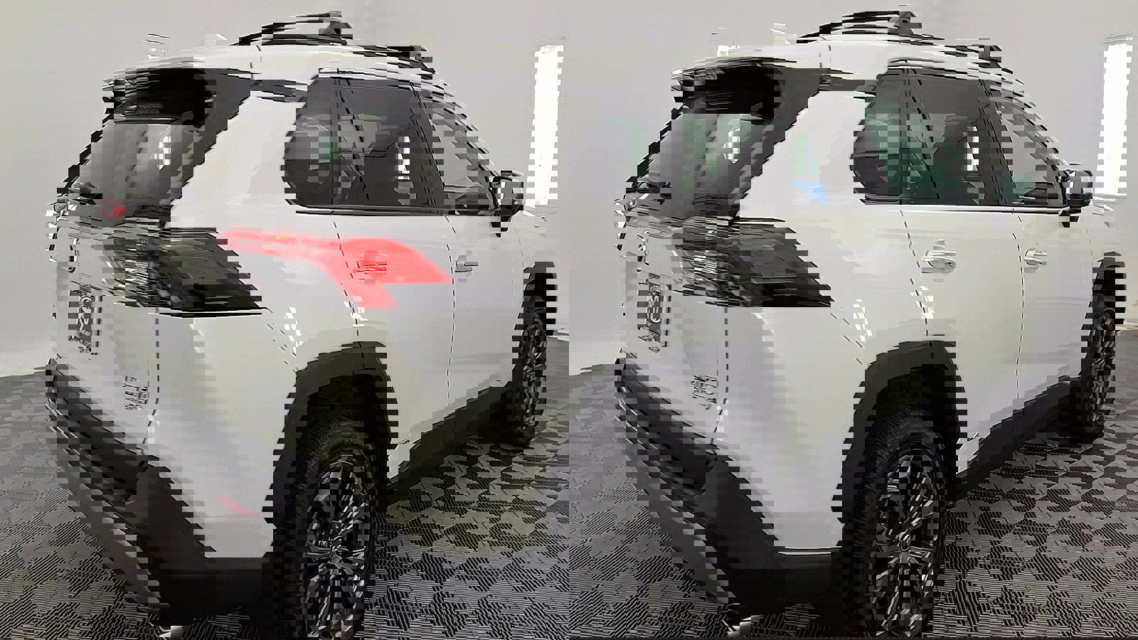 Used 2022 Toyota RAV4 Limited image 4