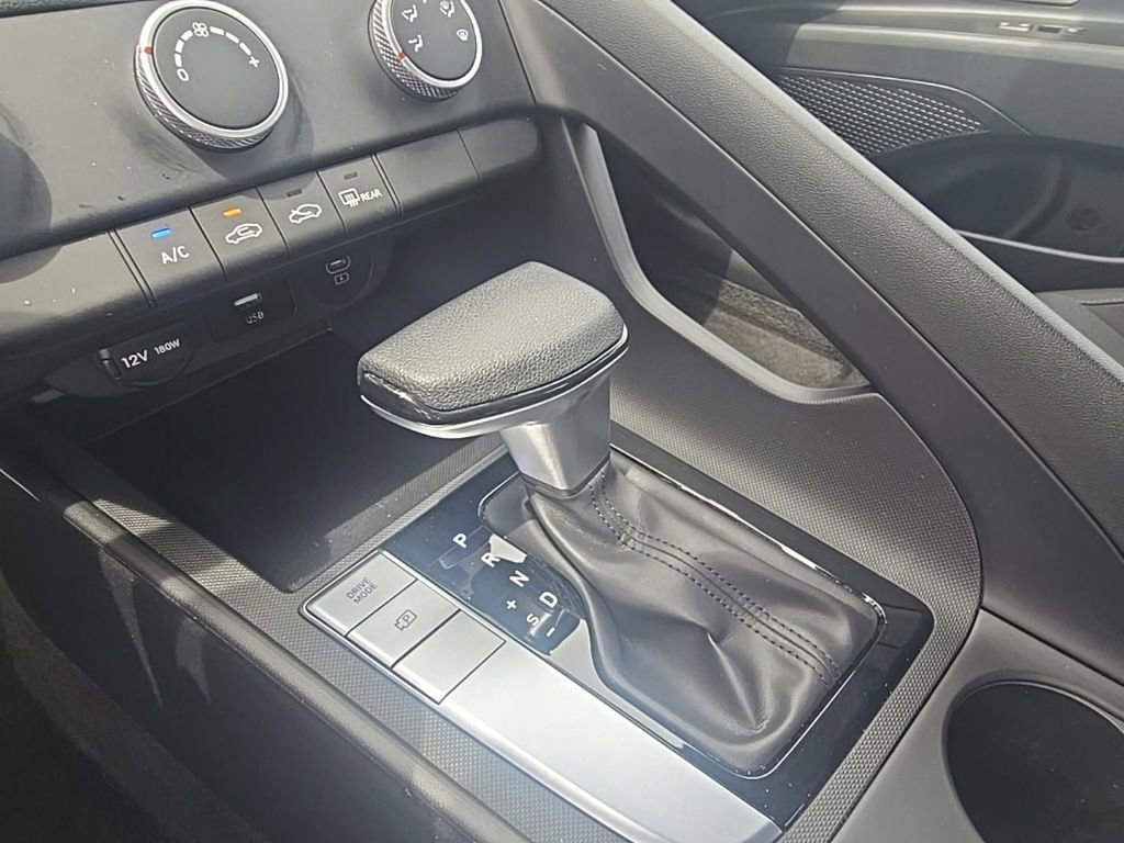 Used 2024 Hyundai Elantra SE image 21