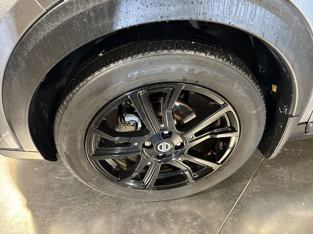 Used 2020 Nissan Kicks SR image 10