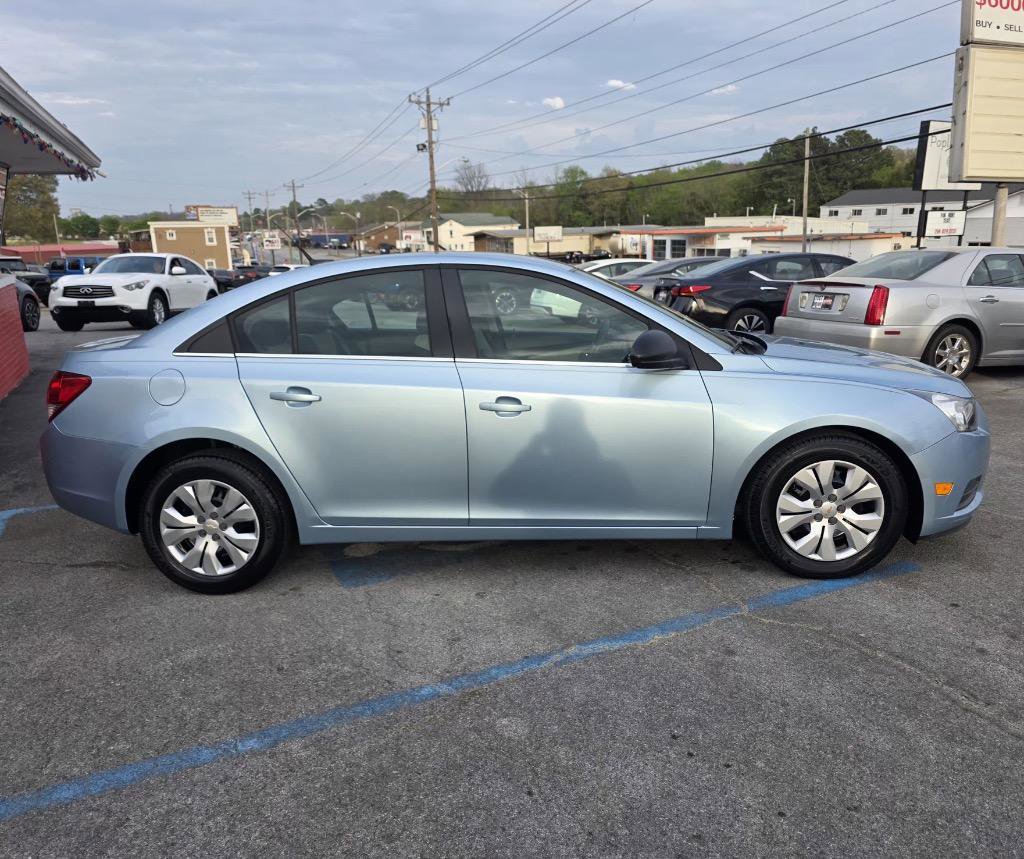 Used 2012 Chevrolet Cruze LS FWD image 5