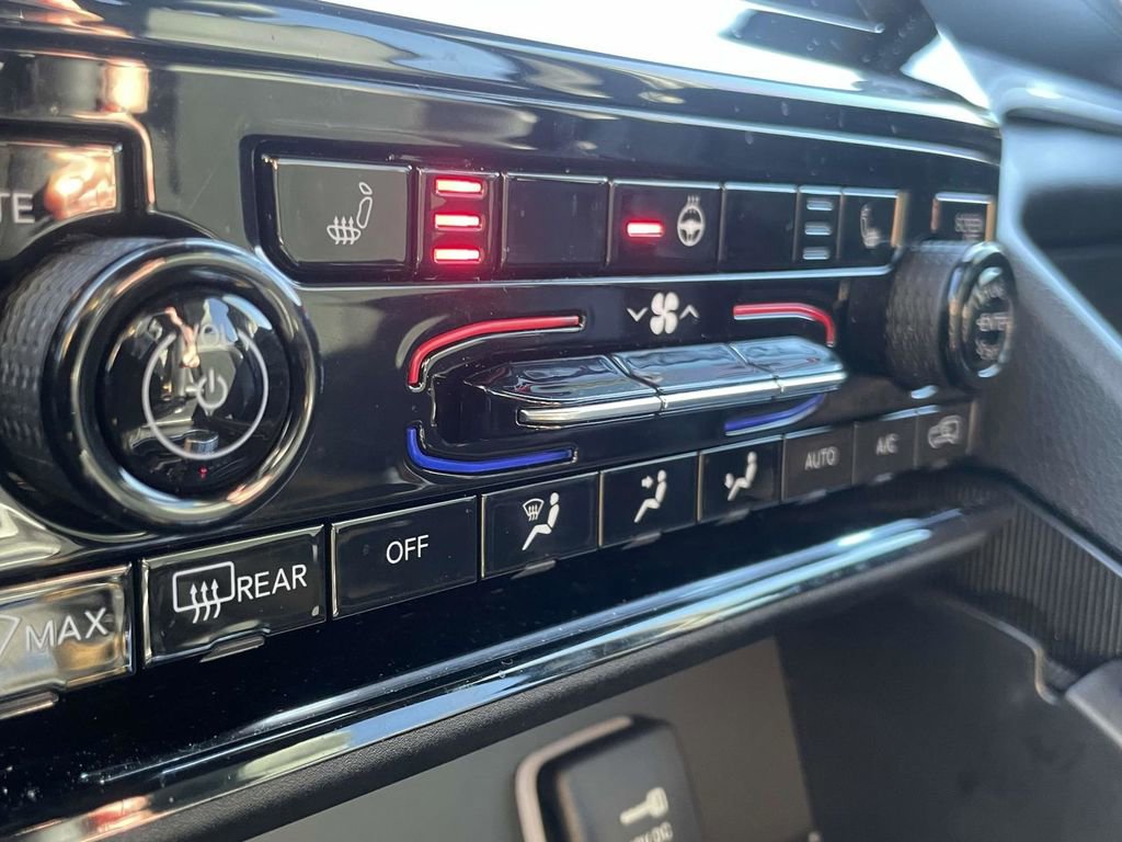 Certified 2025 Jeep Grand Cherokee Altitude image 38