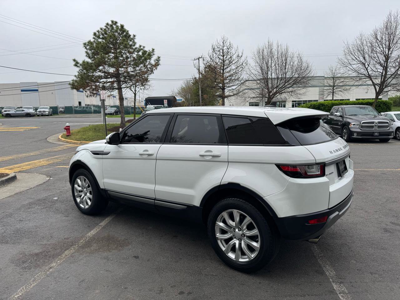 Used 2016 Land Rover Range Rover Evoque SE AWD/4WD image 8