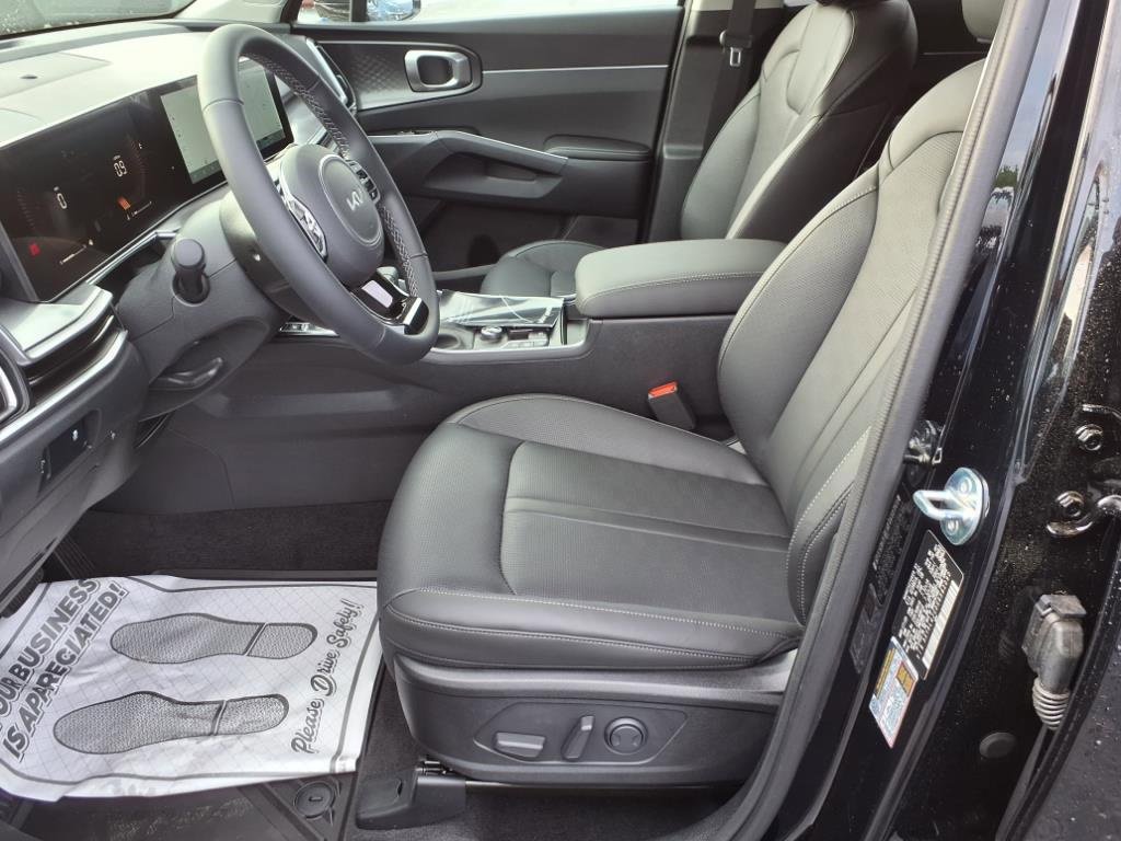 New 2025 Kia Sorento S image 12